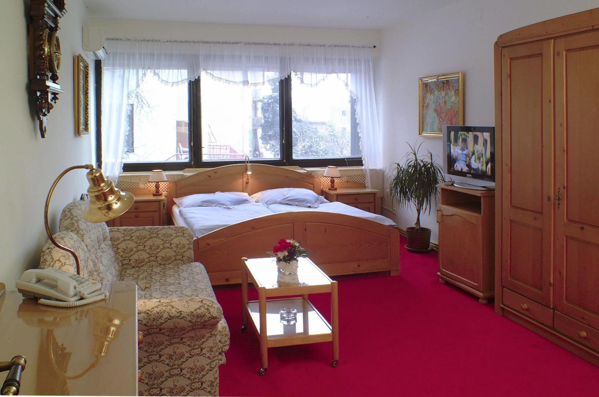 Panoramic Castle Suite With Free Private Parking Bratislava Exterior foto